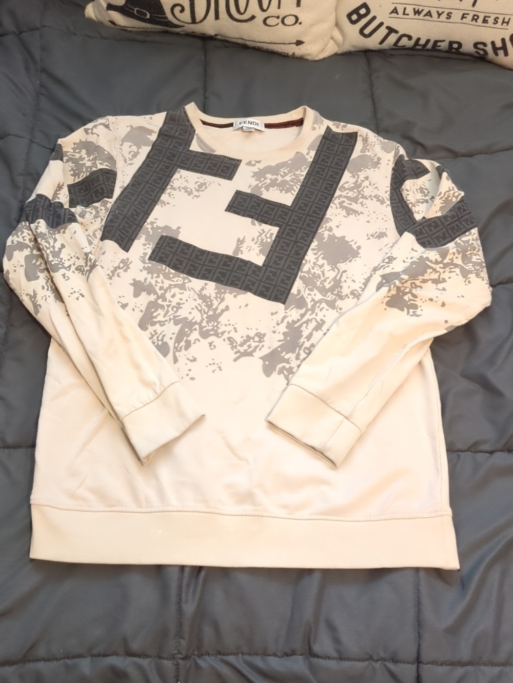 Fendi Cream Crewneck Sweater Size Medium Made In Italy